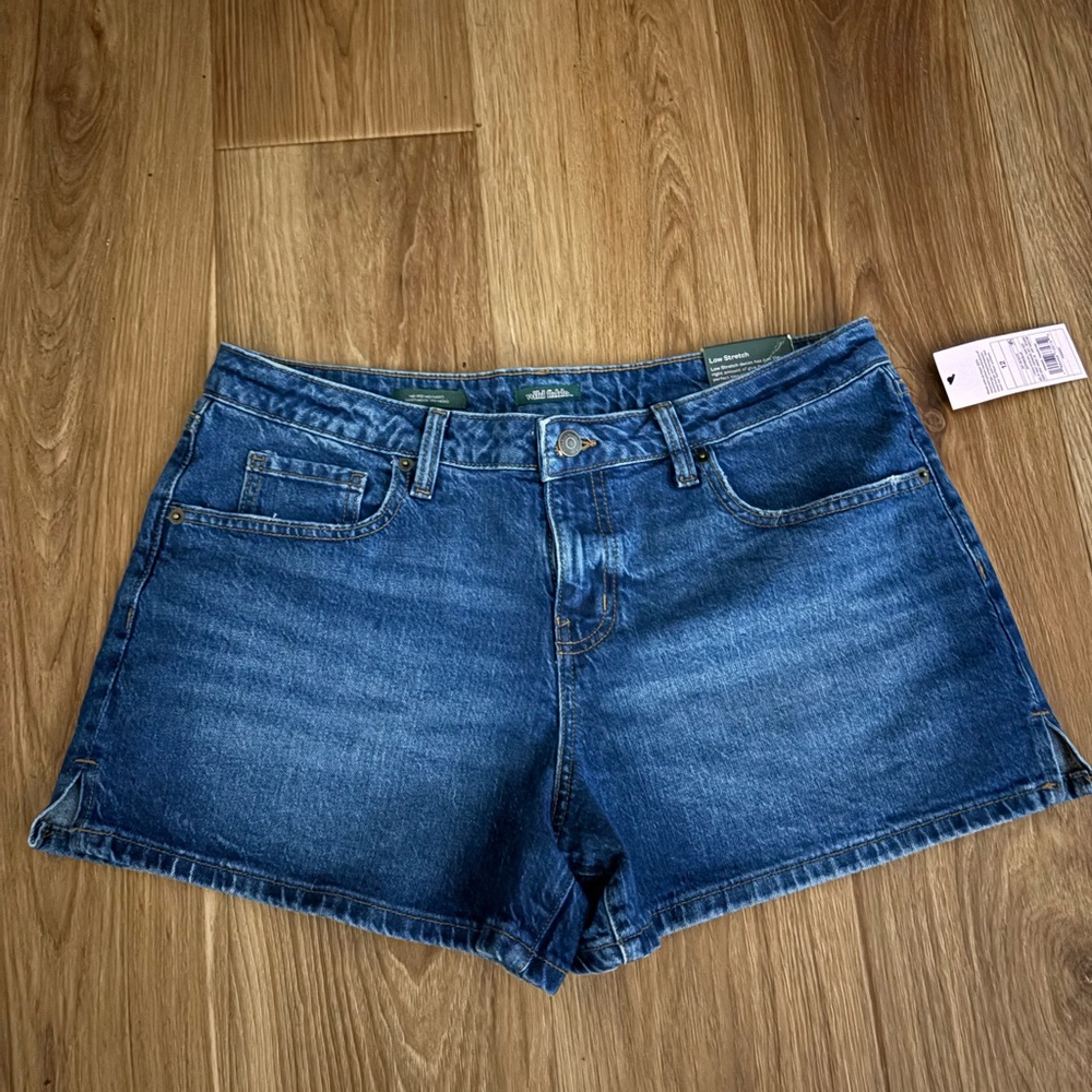 Women’s Mid-rise Dark Blue A-line Denim Shorts